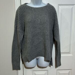Wool blended women’s crew neck sweater size XL
